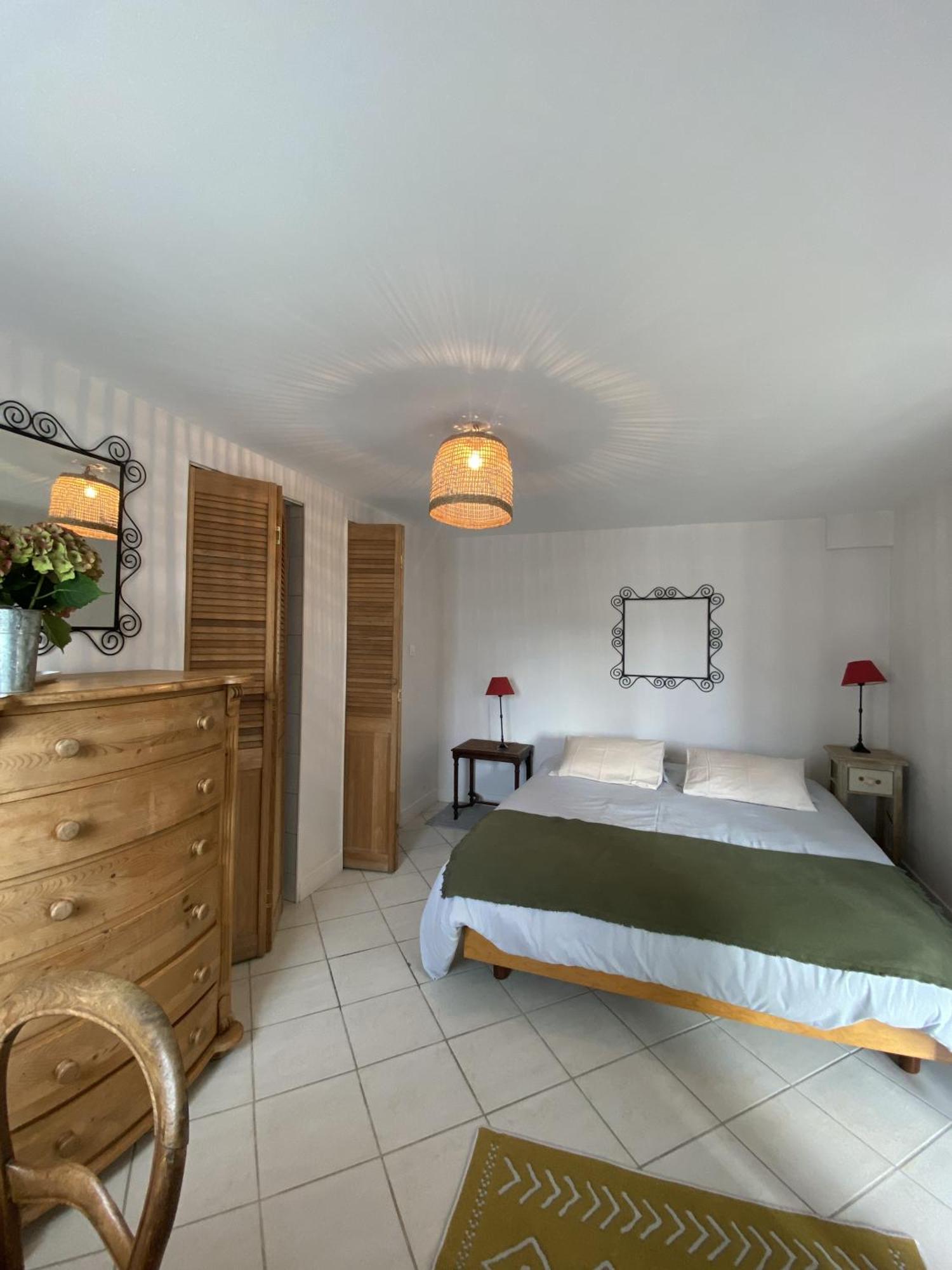 La Clef Du Four Bed & Breakfast Plesder Bagian luar foto