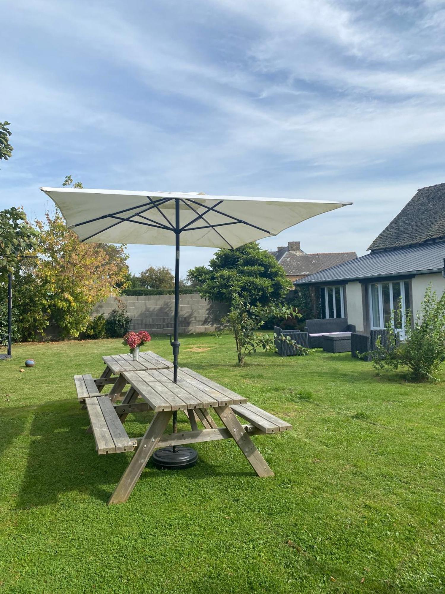 La Clef Du Four Bed & Breakfast Plesder Bagian luar foto
