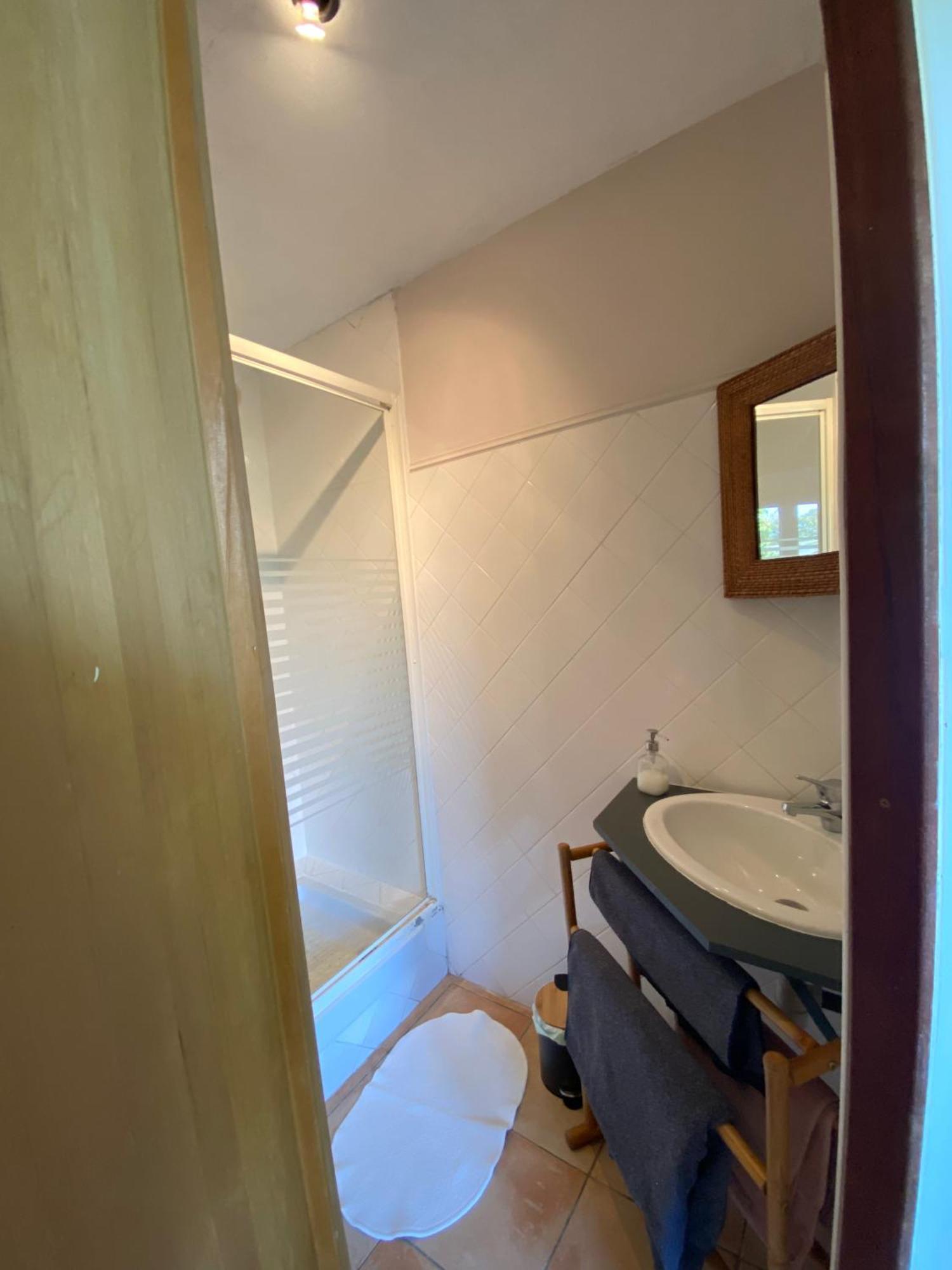 La Clef Du Four Bed & Breakfast Plesder Bagian luar foto